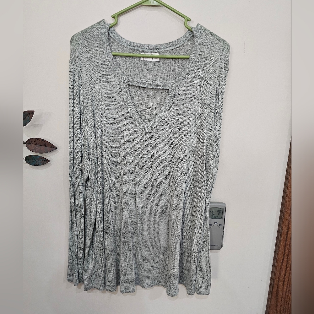 Maurices 24/7 shirt with cut out v-neck